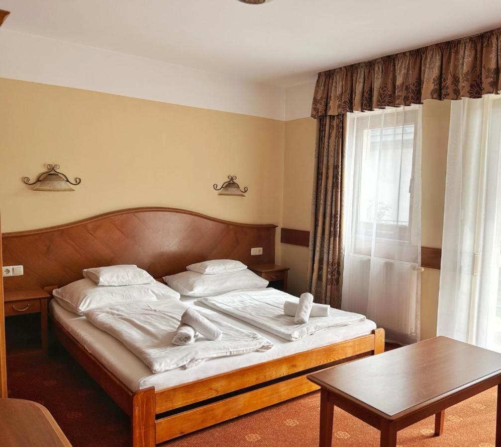 Fonix Wellness *** 1 A Epulet Bed & Breakfast Heviz Exterior photo