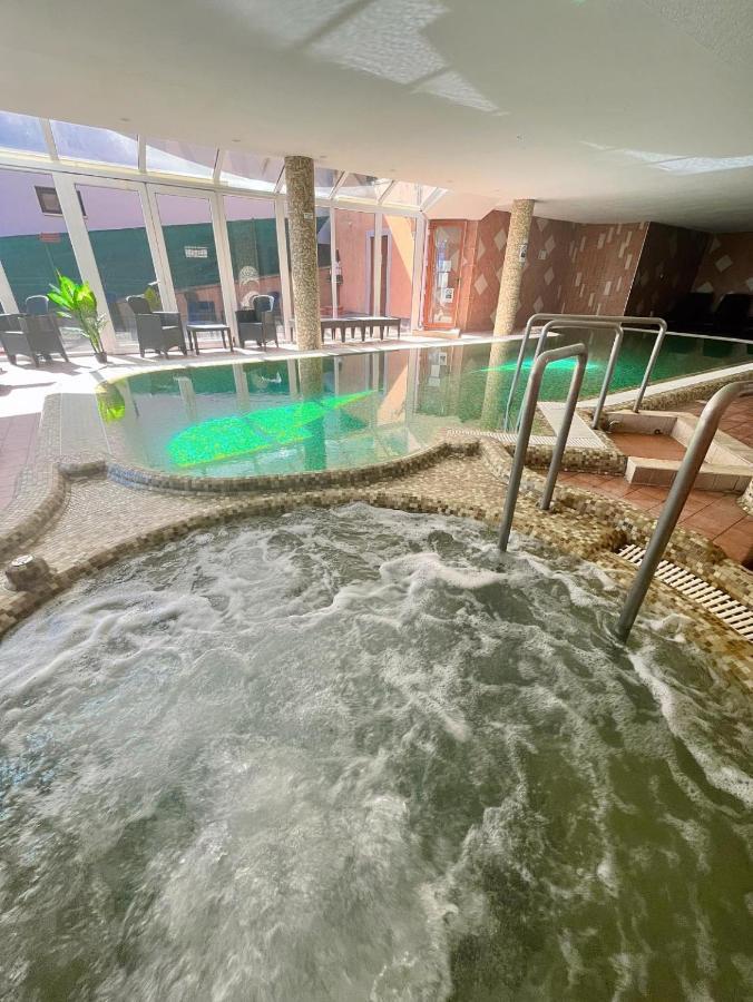 Fonix Wellness *** 1 A Epulet Bed & Breakfast Heviz Exterior photo