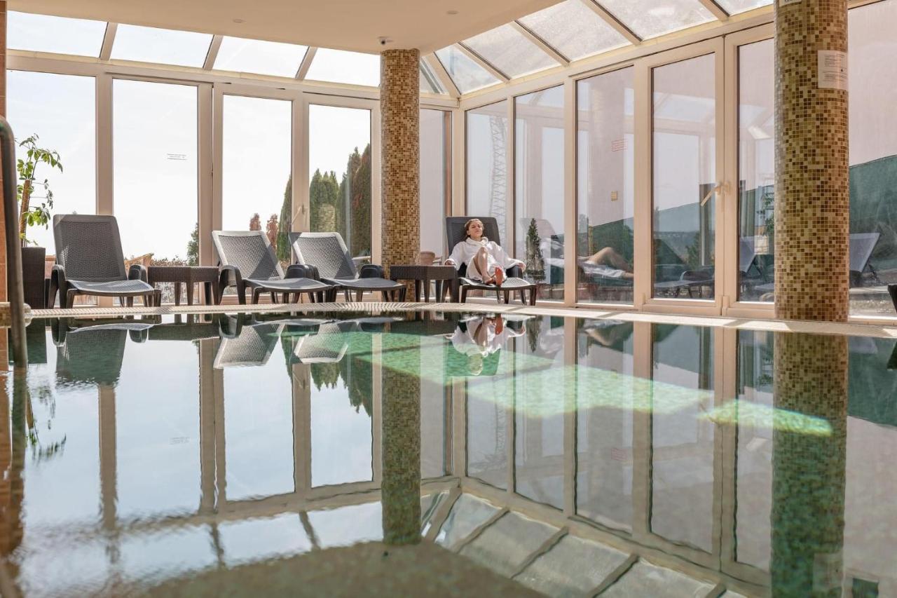 Fonix Wellness *** 1 A Epulet Bed & Breakfast Heviz Exterior photo
