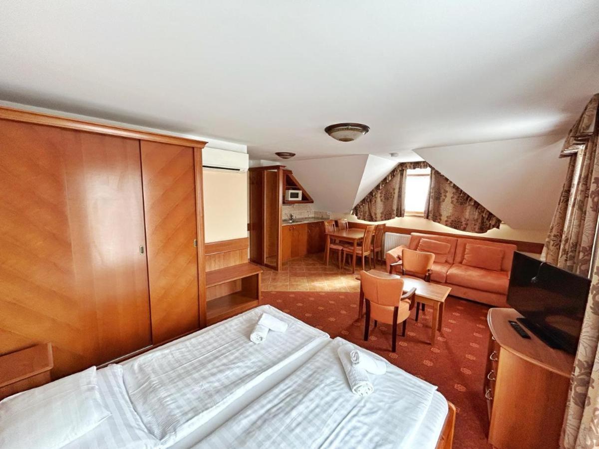 Fonix Wellness *** 1 A Epulet Bed & Breakfast Heviz Exterior photo
