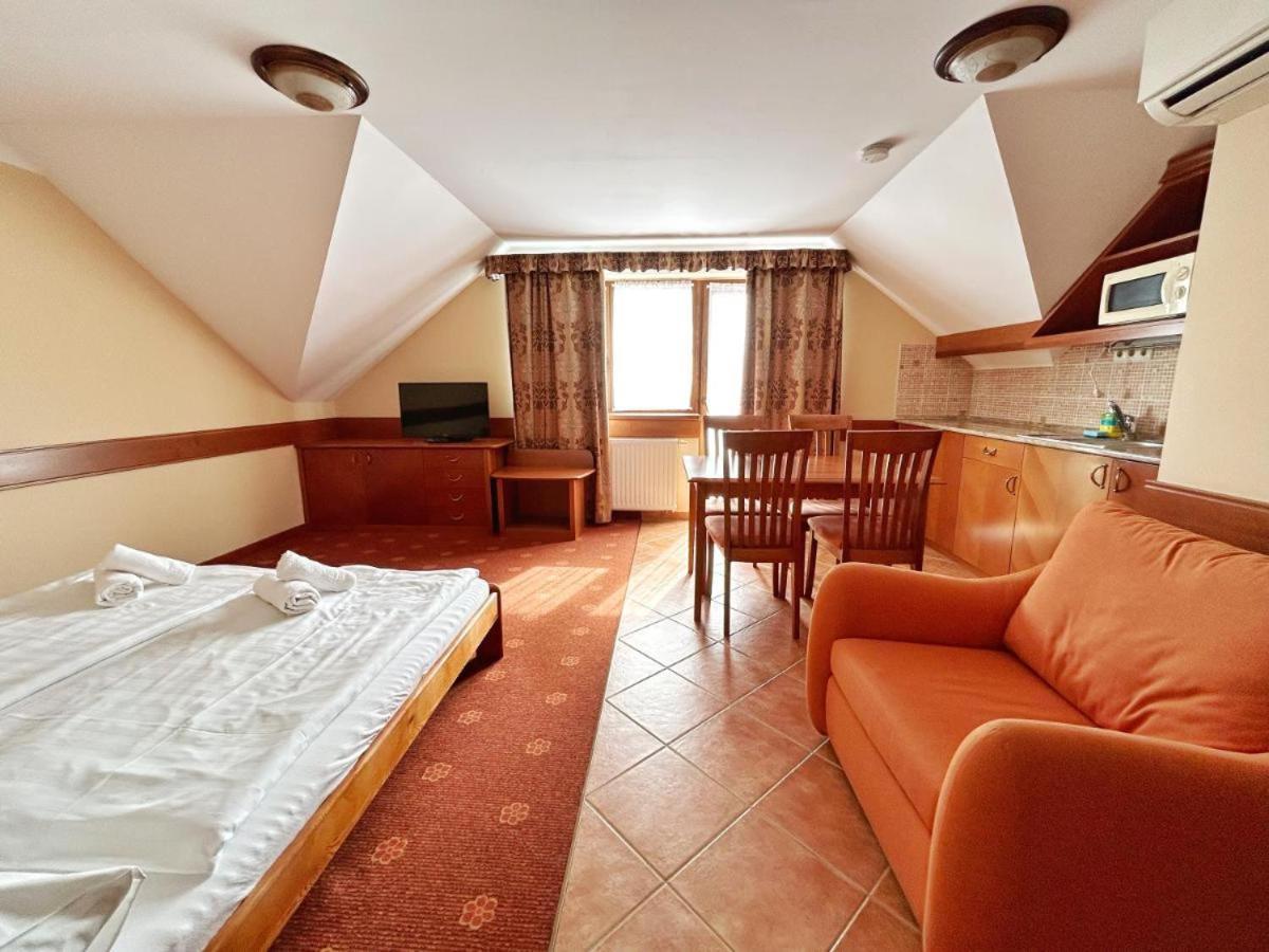 Fonix Wellness *** 1 A Epulet Bed & Breakfast Heviz Exterior photo