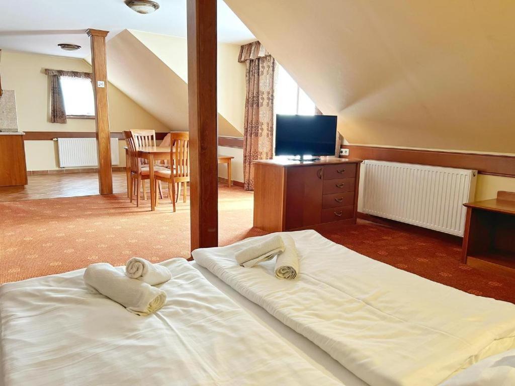 Fonix Wellness *** 1 A Epulet Bed & Breakfast Heviz Exterior photo