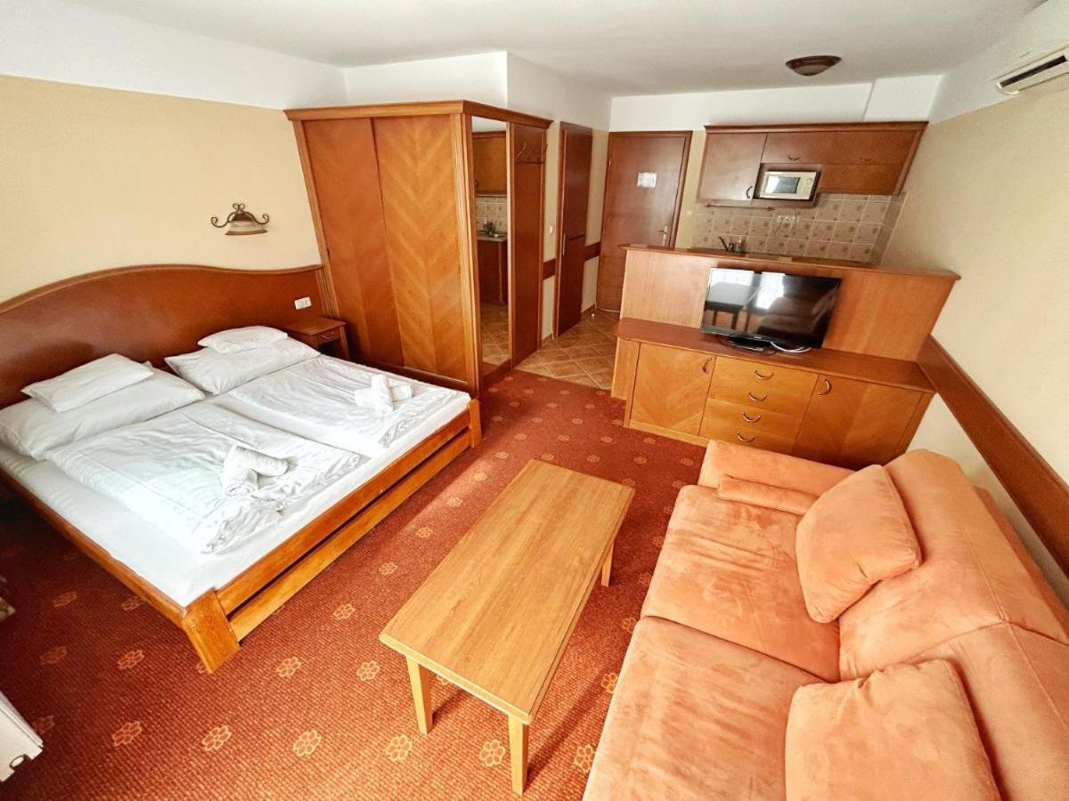 Fonix Wellness *** 1 A Epulet Bed & Breakfast Heviz Exterior photo