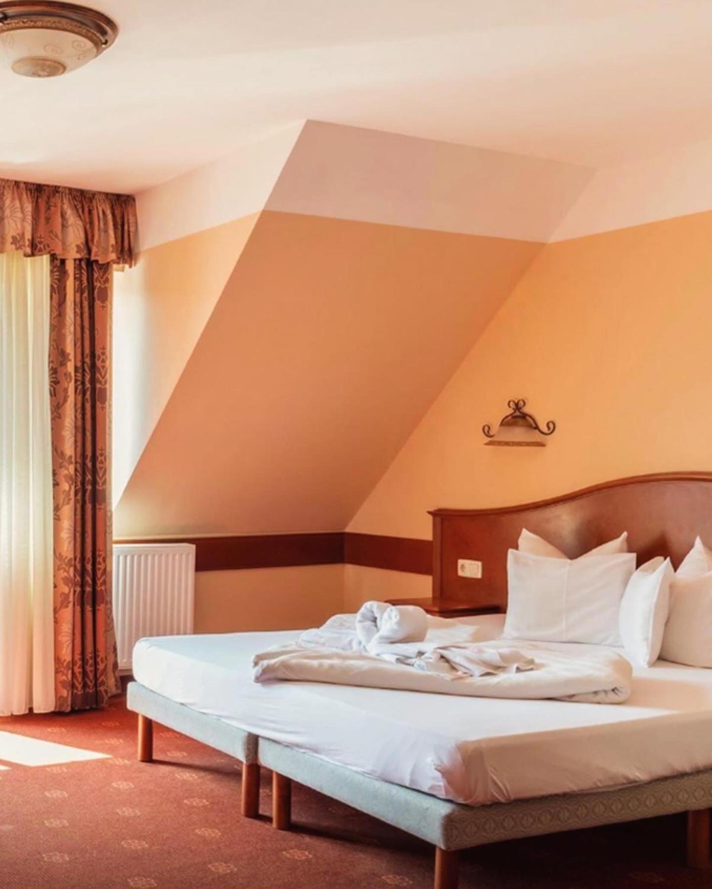 Fonix Wellness *** 1 A Epulet Bed & Breakfast Heviz Exterior photo