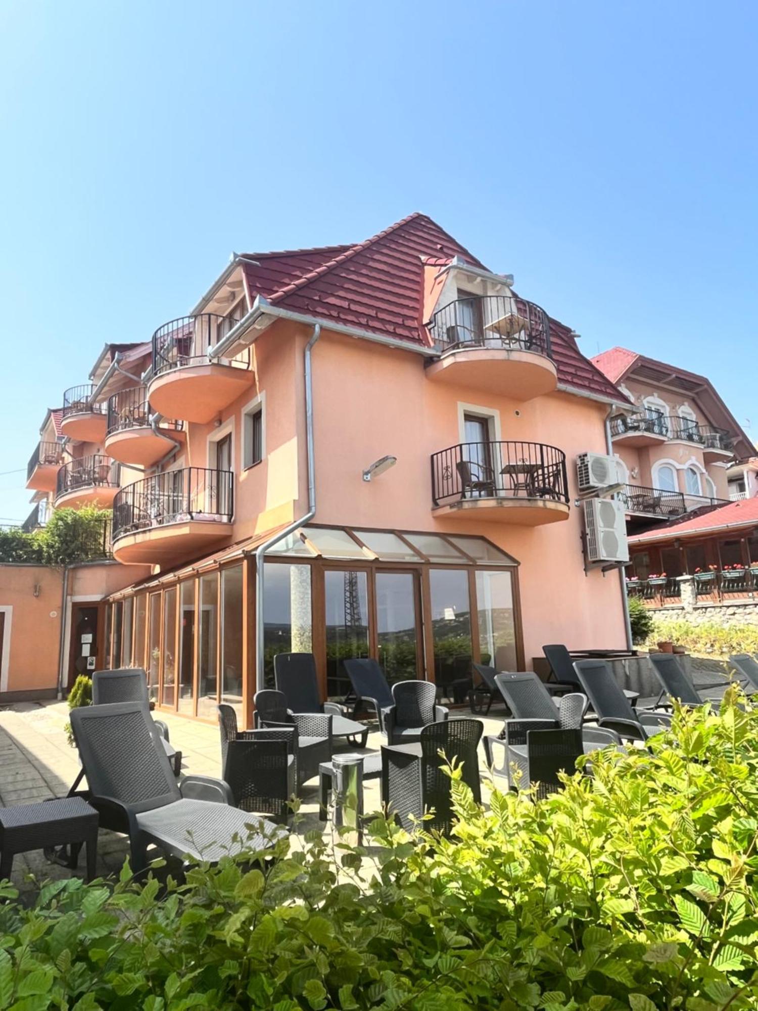 Fonix Wellness *** 1 A Epulet Bed & Breakfast Heviz Exterior photo