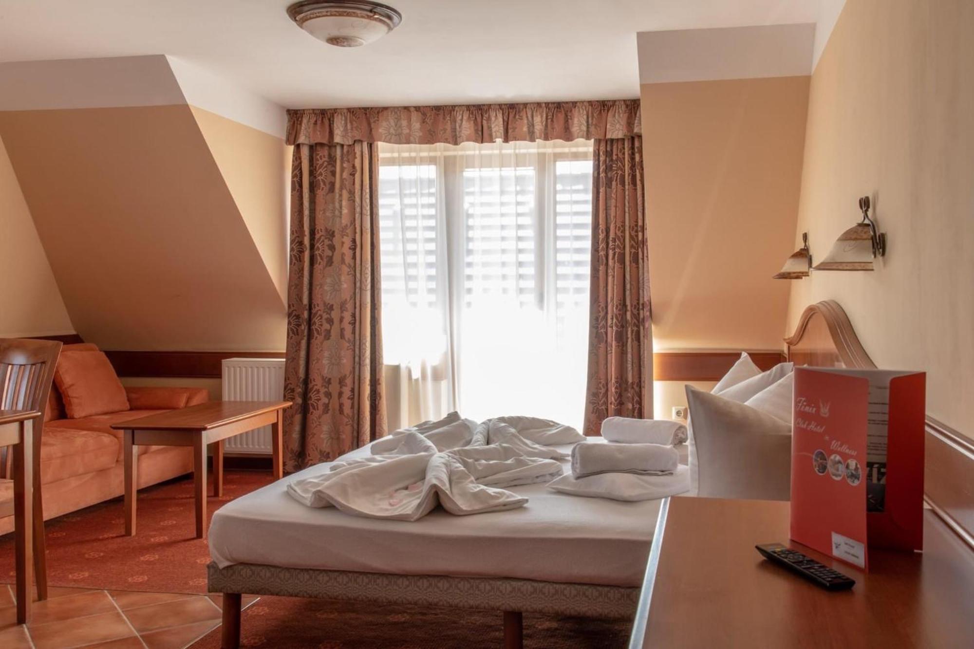Fonix Wellness *** 1 A Epulet Bed & Breakfast Heviz Exterior photo