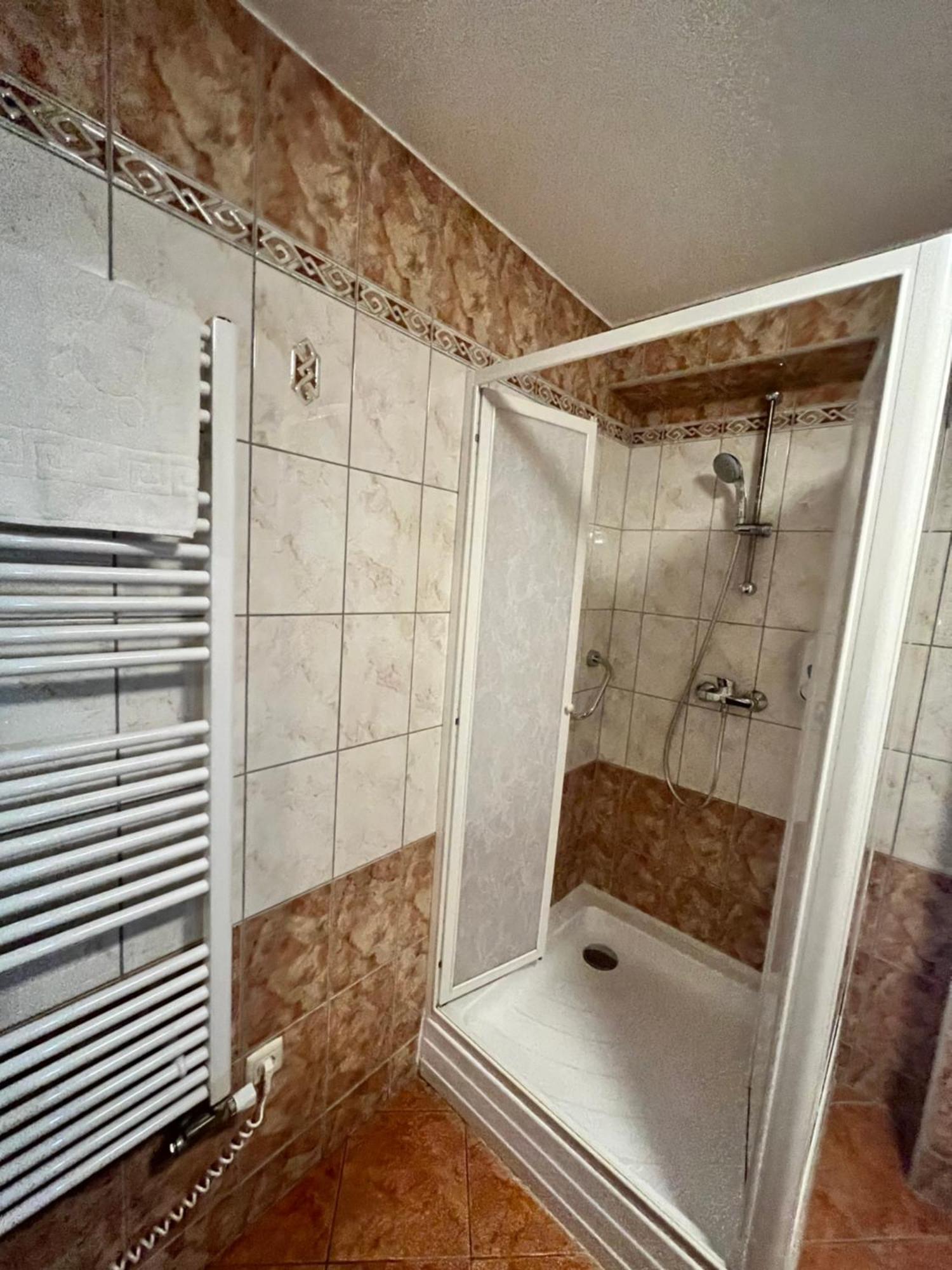 Fonix Wellness *** 1 A Epulet Bed & Breakfast Heviz Exterior photo