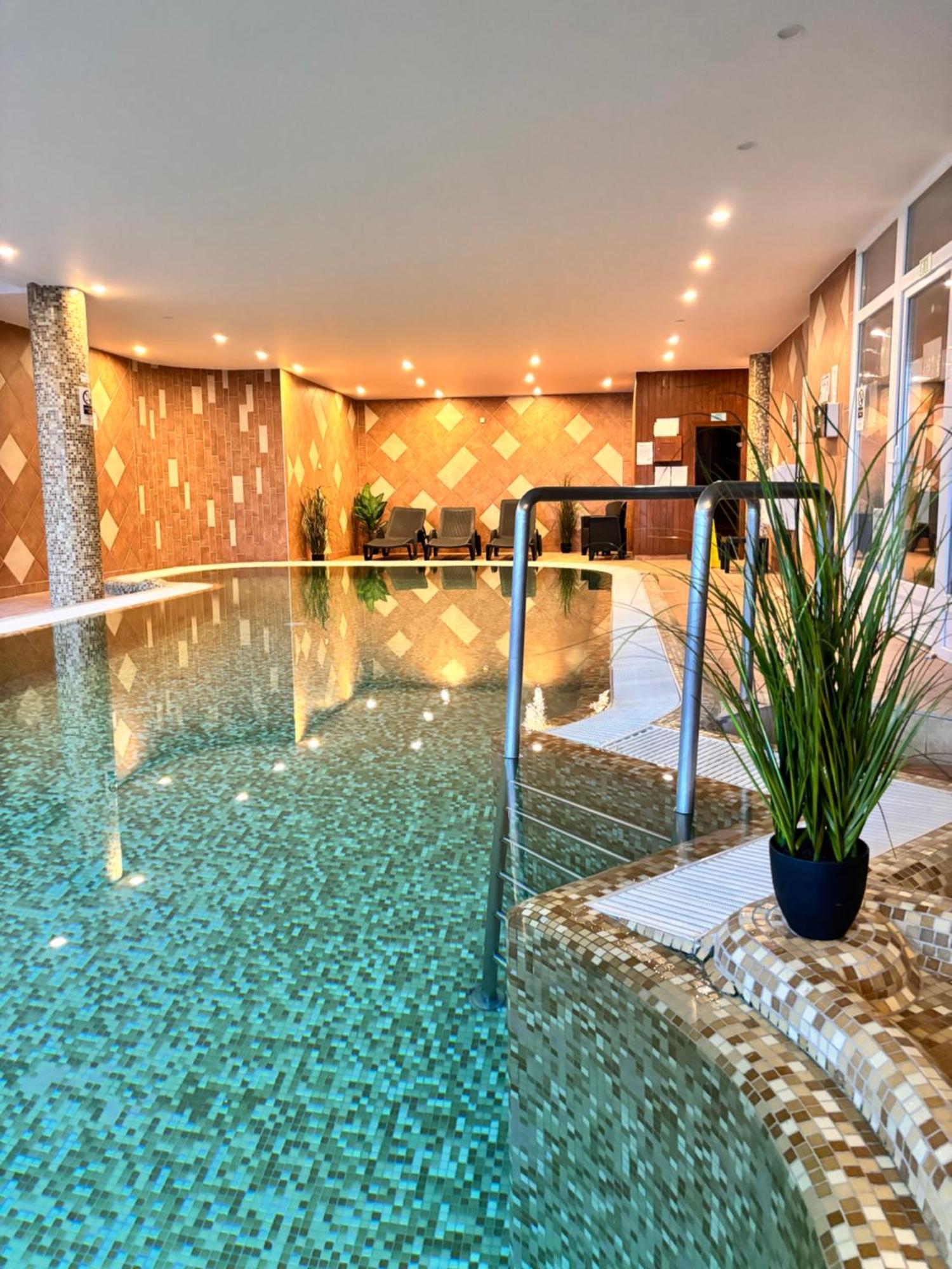 Fonix Wellness *** 1 A Epulet Bed & Breakfast Heviz Exterior photo