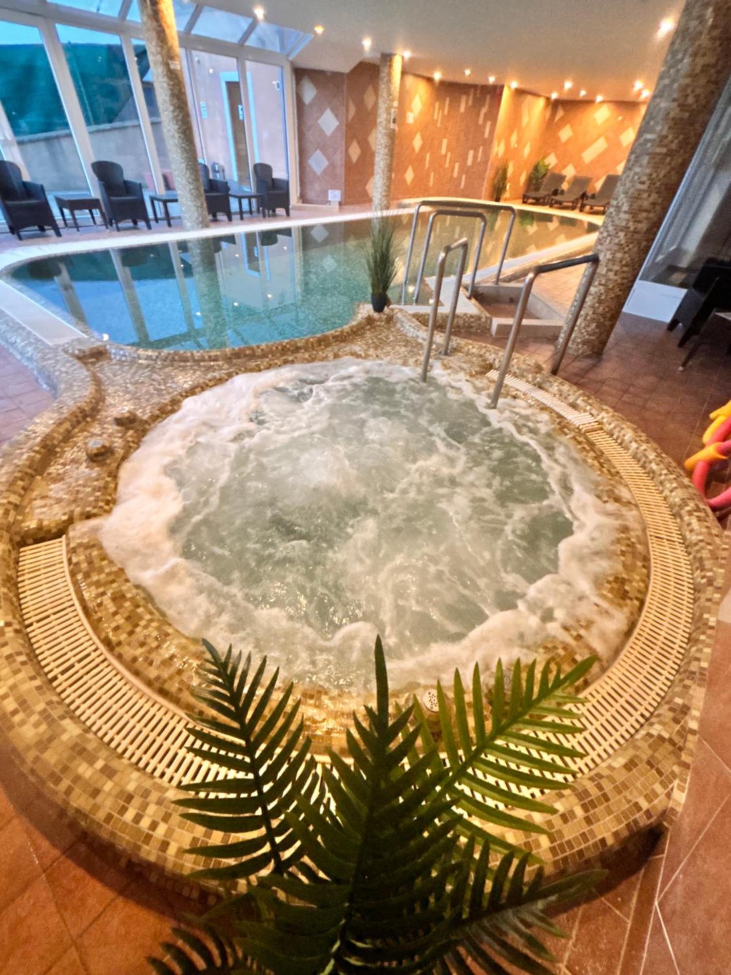 Fonix Wellness *** 1 A Epulet Bed & Breakfast Heviz Exterior photo